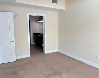 101 S Eola Drive - Photo Thumbnail 11