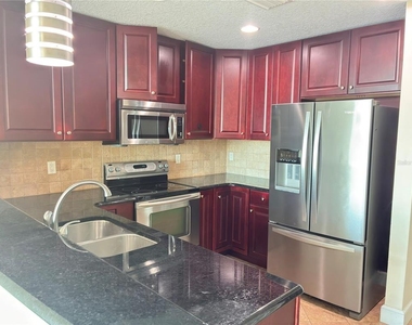 101 S Eola Drive - Photo Thumbnail 3