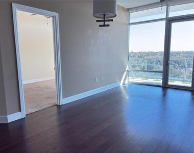 101 S Eola Drive - Photo Thumbnail 9