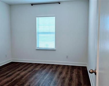 6643 Bridgman Street - Photo Thumbnail 9