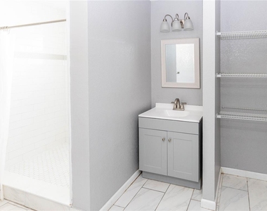133 W Park Avenue - Photo Thumbnail 9