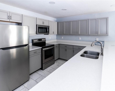 133 W Park Avenue - Photo Thumbnail 3