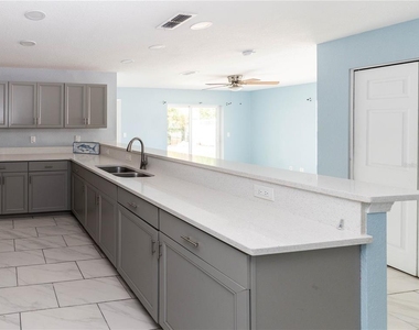 133 W Park Avenue - Photo Thumbnail 2