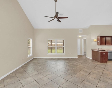1422 Saffron Trail - Photo Thumbnail 9