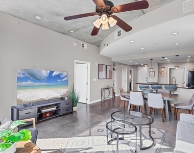 525 E Jackson St Street - Photo Thumbnail 10