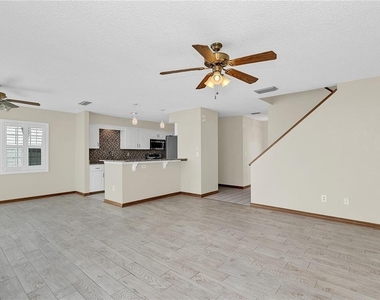 136 Florida Shores Boulevard - Photo Thumbnail 5