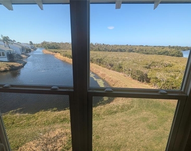958 Sandpiper Circle - Photo Thumbnail 28