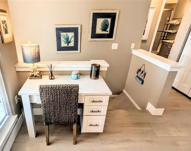 958 Sandpiper Circle - Photo Thumbnail 3