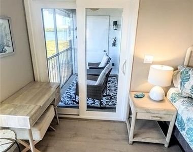 958 Sandpiper Circle - Photo Thumbnail 17