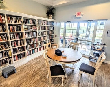 958 Sandpiper Circle - Photo Thumbnail 48