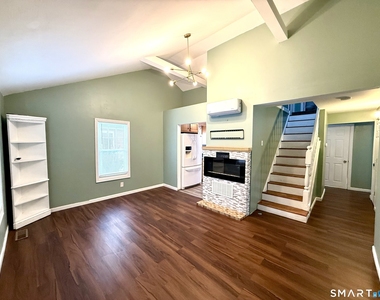 42 Wells Avenue - Photo Thumbnail 4