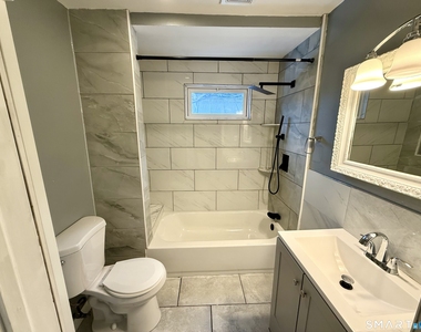 42 Wells Avenue - Photo Thumbnail 11