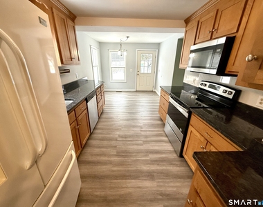 42 Wells Avenue - Photo Thumbnail 9