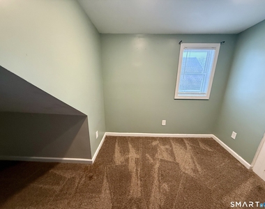 42 Wells Avenue - Photo Thumbnail 12