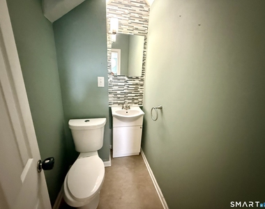 42 Wells Avenue - Photo Thumbnail 13
