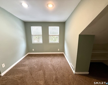 42 Wells Avenue - Photo Thumbnail 14