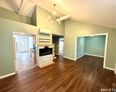 42 Wells Avenue - Photo Thumbnail 2