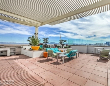 150 Las Vegas Boulevard - Photo Thumbnail 36