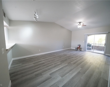 833 Aspen Peak Loop - Photo Thumbnail 4