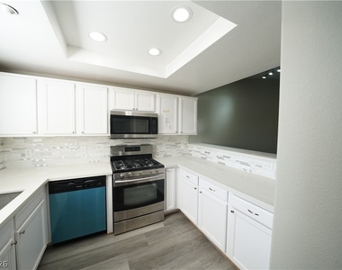 833 Aspen Peak Loop - Photo Thumbnail 3