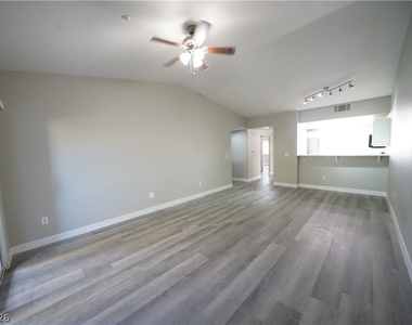 833 Aspen Peak Loop - Photo Thumbnail 5