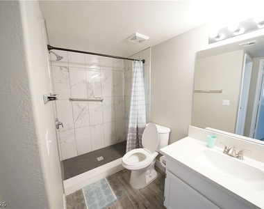 7255 W Sunset Road - Photo Thumbnail 20