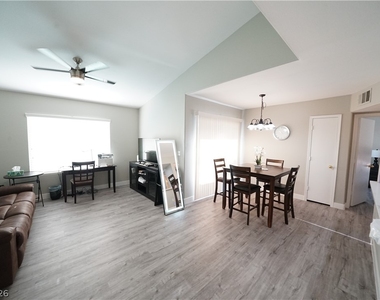 7255 W Sunset Road - Photo Thumbnail 7