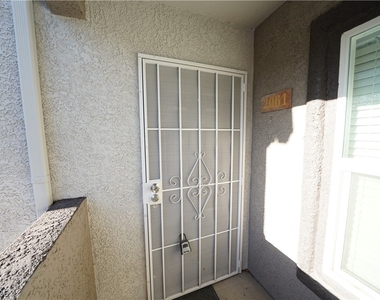 7255 W Sunset Road - Photo Thumbnail 4