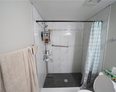 7255 W Sunset Road - Photo Thumbnail 16