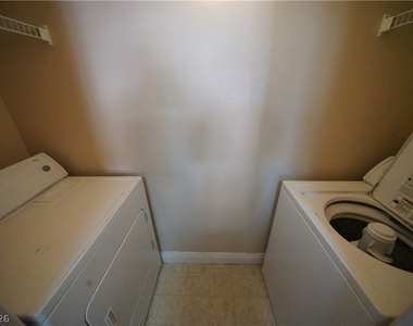 8000 W Badura Avenue - Photo Thumbnail 14