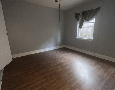 1067 Boulevard - Photo Thumbnail 3