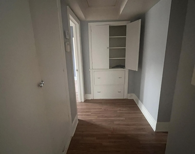 1067 Boulevard - Photo Thumbnail 1