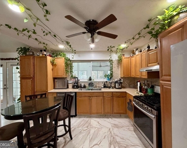 1795 San Andra Drive - Photo Thumbnail 10