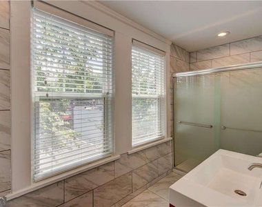722 Ponce De Leon Court Ne - Photo Thumbnail 7