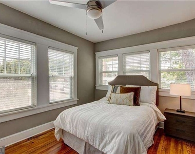 722 Ponce De Leon Court Ne - Photo Thumbnail 17