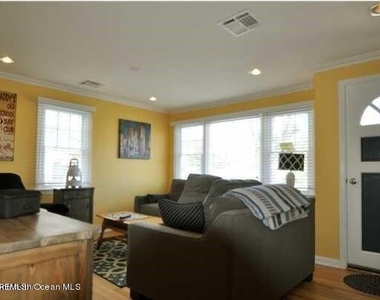 429 Euclid Avenue - Photo Thumbnail 3