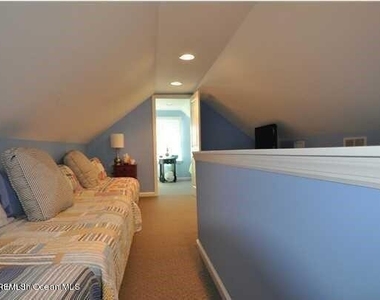 429 Euclid Avenue - Photo Thumbnail 9
