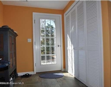 429 Euclid Avenue - Photo Thumbnail 4
