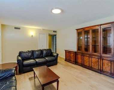 2614 Saint George Drive - Photo Thumbnail 3