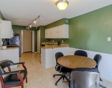 2614 Saint George Drive - Photo Thumbnail 18