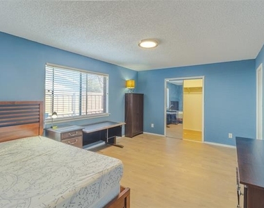 2614 Saint George Drive - Photo Thumbnail 6