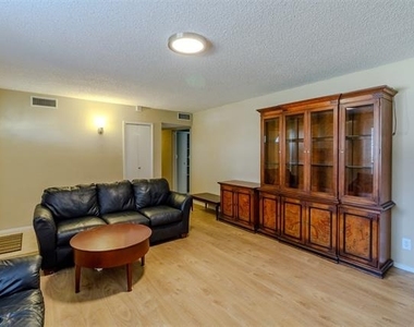 2614 Saint George Drive - Photo Thumbnail 4
