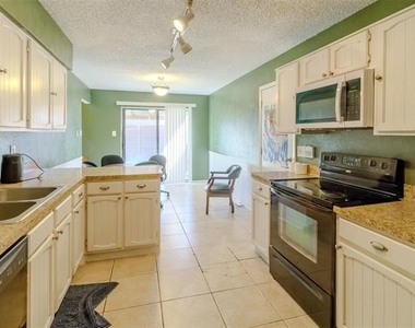 2614 Saint George Drive - Photo Thumbnail 20