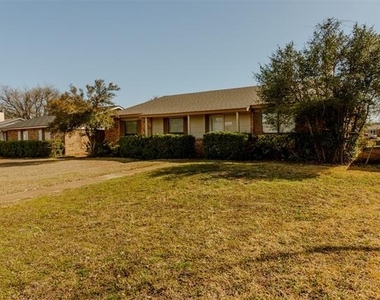 2614 Saint George Drive - Photo Thumbnail 22