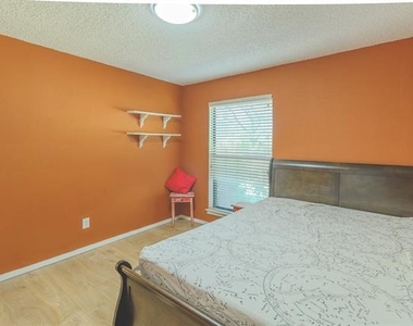 2614 Saint George Drive - Photo Thumbnail 11