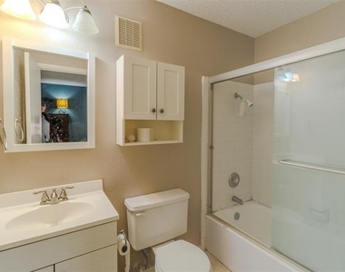 2614 Saint George Drive - Photo Thumbnail 9