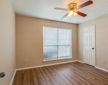 110 Windy Knoll Lane - Photo Thumbnail 18