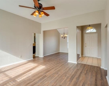 110 Windy Knoll Lane - Photo Thumbnail 6
