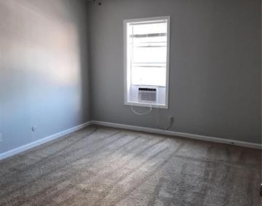 1011 Vine Street - Photo Thumbnail 3