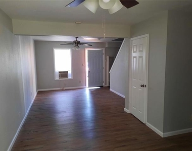 1011 Vine Street - Photo Thumbnail 1